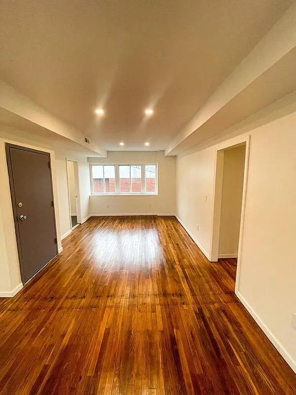 Building Photo - 3500 Elm St #7