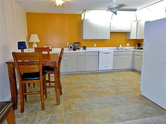 4th image of 18 Buck Cir