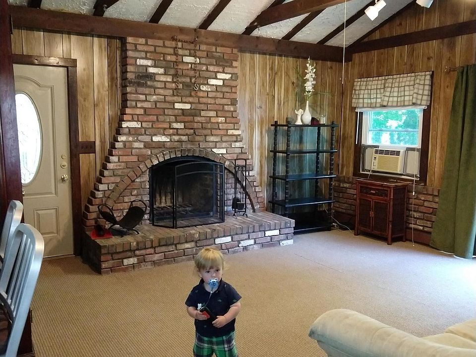 1st image of 5 E Stemmer Ln