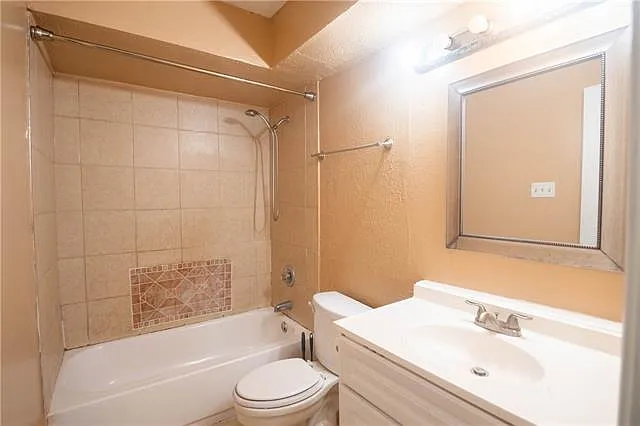 7700 Arcadia Ln — Photo 8