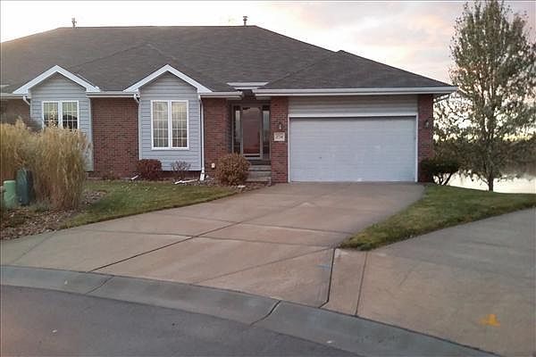 1st image of 2724 Lakeview Cir