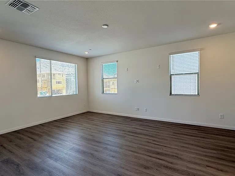 1513 Bat Hawk St — Photo 18