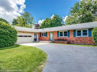 4251 Fairway Dr, Fort Gratiot, MI 48059