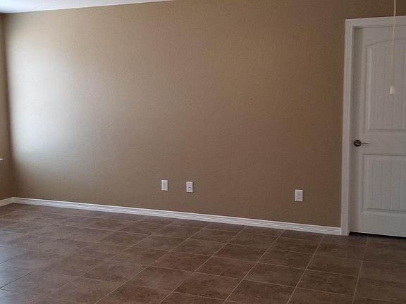 BEDROOM VIEW #1    18 X 17