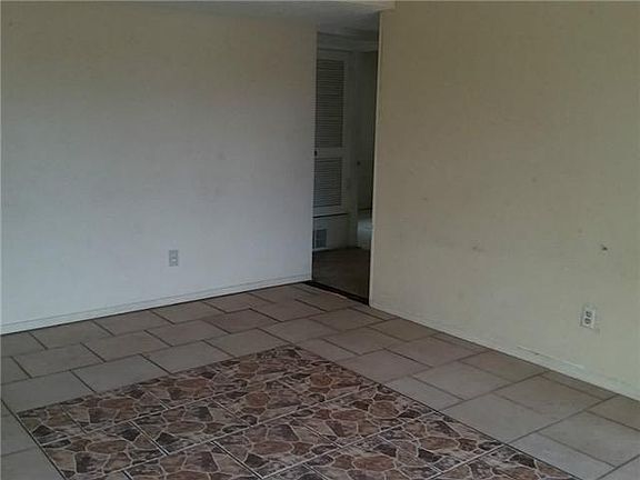 5th image of 7113 Sparrow Dr
