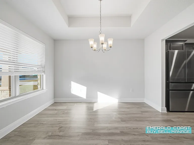 217 Baycliff Dr — Photo 5