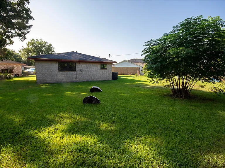 10902 Mosscrest Dr — Photo 22