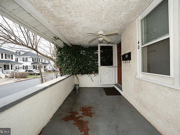 2nd image of 40 Grove Ave