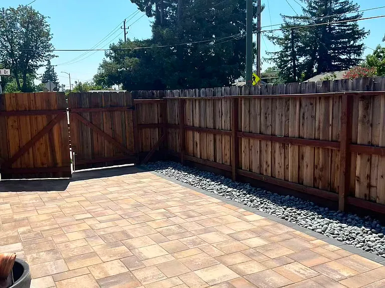 307 Saint Paul Dr — Photo 5