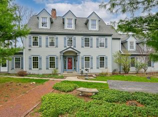 N67W30974 Golf Rd, Hartland, WI 53029