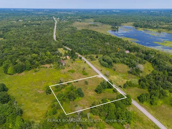 816 Bennett Lake Rd, Tay Valley, ON K0G 1A0