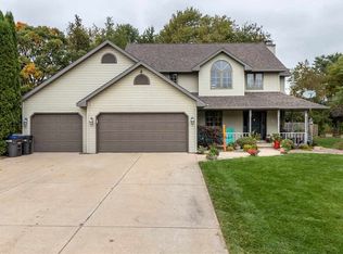 1354 Camelot Ct, Oneida, WI 54155