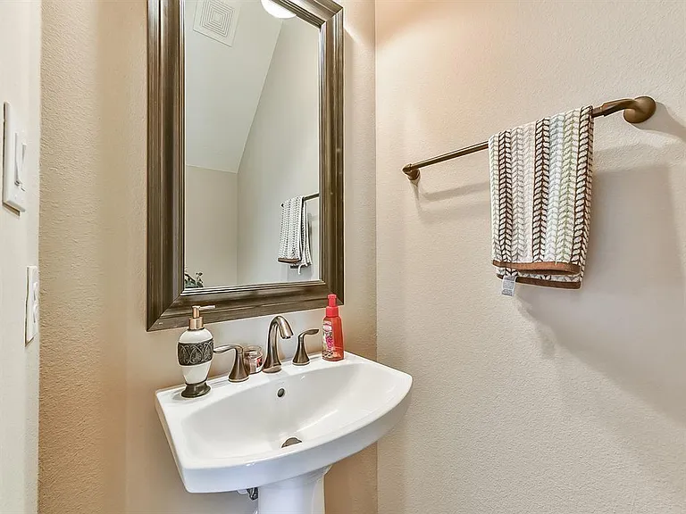 19610 S San Gabriel River Cir — Photo 20