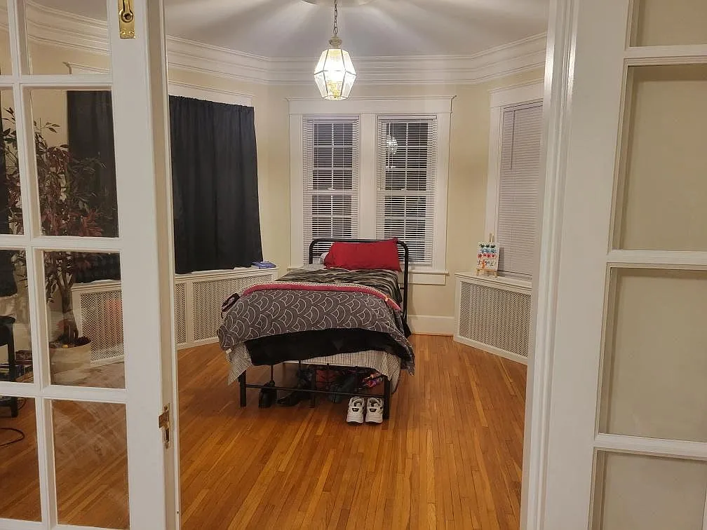 1413 W Broad Street — Photo 4