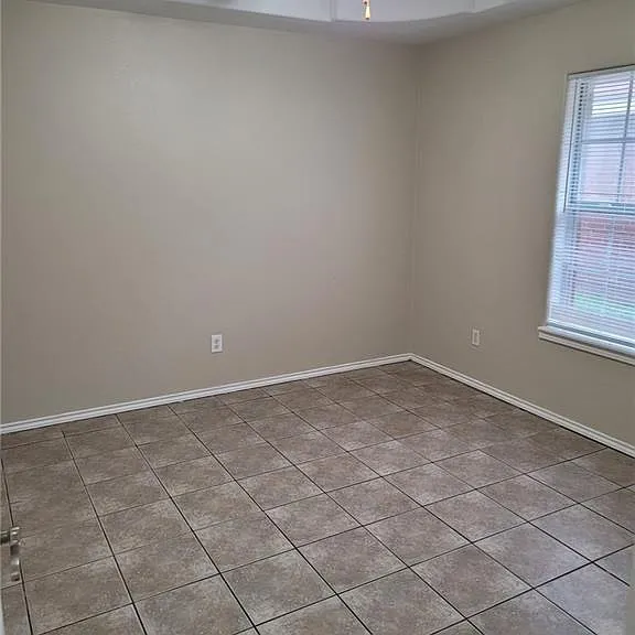 813 W Bronze Dr #4 — Photo 7