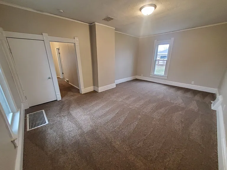 240 E Dunham Ave — Photo 26