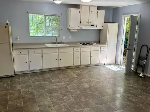 14843 Devonshire St, Mission Hills, CA 91345