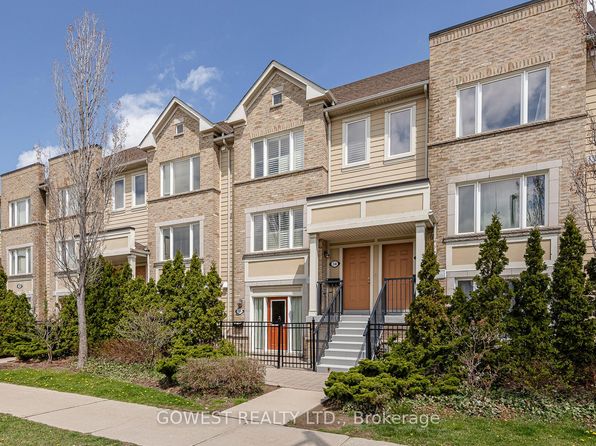 4965 Southampton Dr #35, Mississauga, ON L5M 8C8