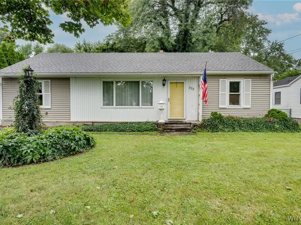 255 N 5th St, Lewiston, NY 14092