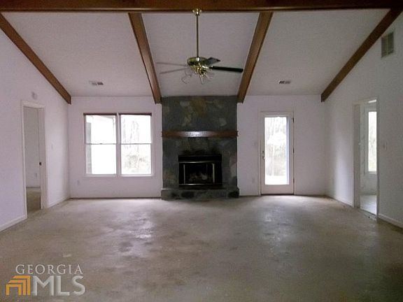 3rd image of 155 Ashland Trl