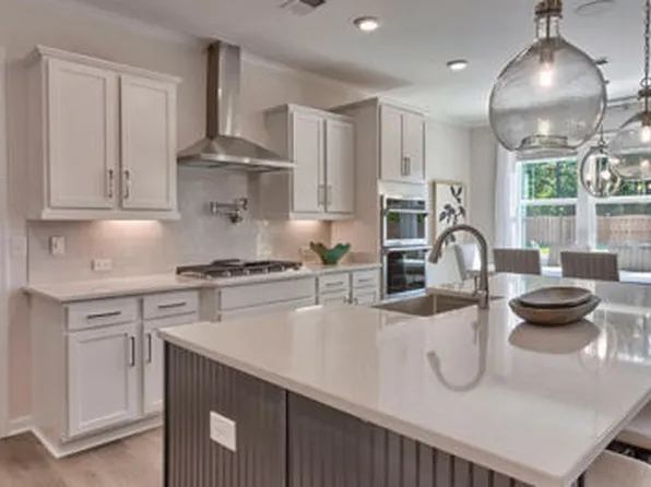 1061 Emerald Creek Dr, Elgin, SC 29045