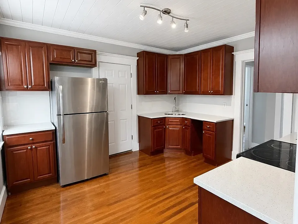 207 Helen St #2