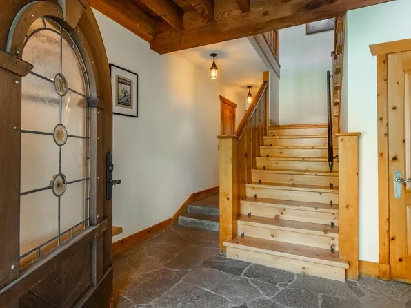 331 Monterey Ct, Mammoth Lakes, CA 93546