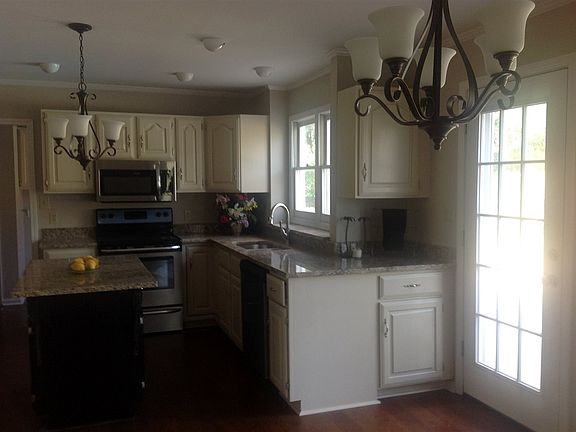 2nd image of 1404 Yellow Twig Ln