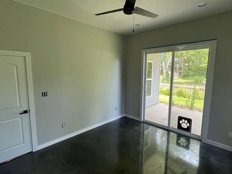 801 N Main St — Photo 14