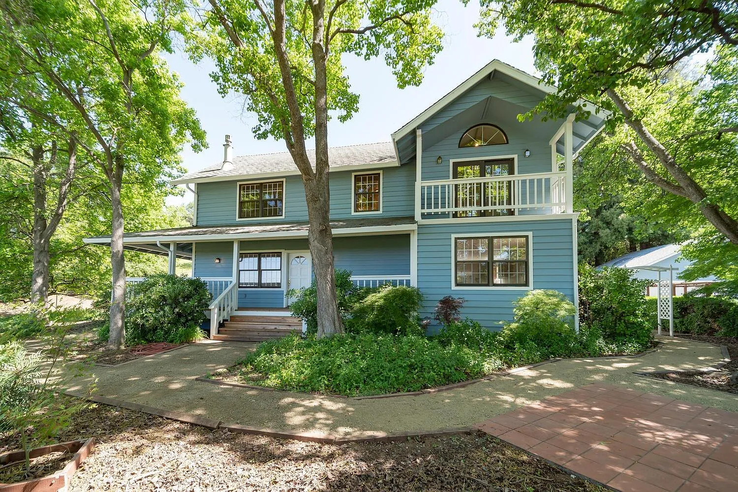 2580 Buttes View Ln photo 1