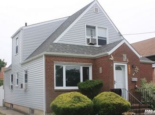 1500 Jasmine Ave, New Hyde Park, NY 11040