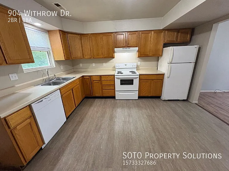904 Withrow Dr — Photo 6