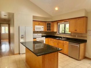 23 Coventry Ln, New Rochelle, NY 10805