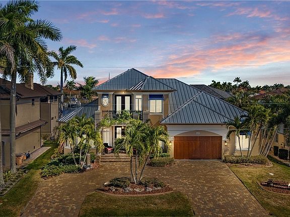 3rd image of 48 Colony Point Dr