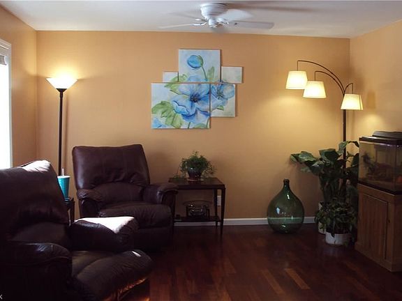 5th image of 16246 Paulette Dr
