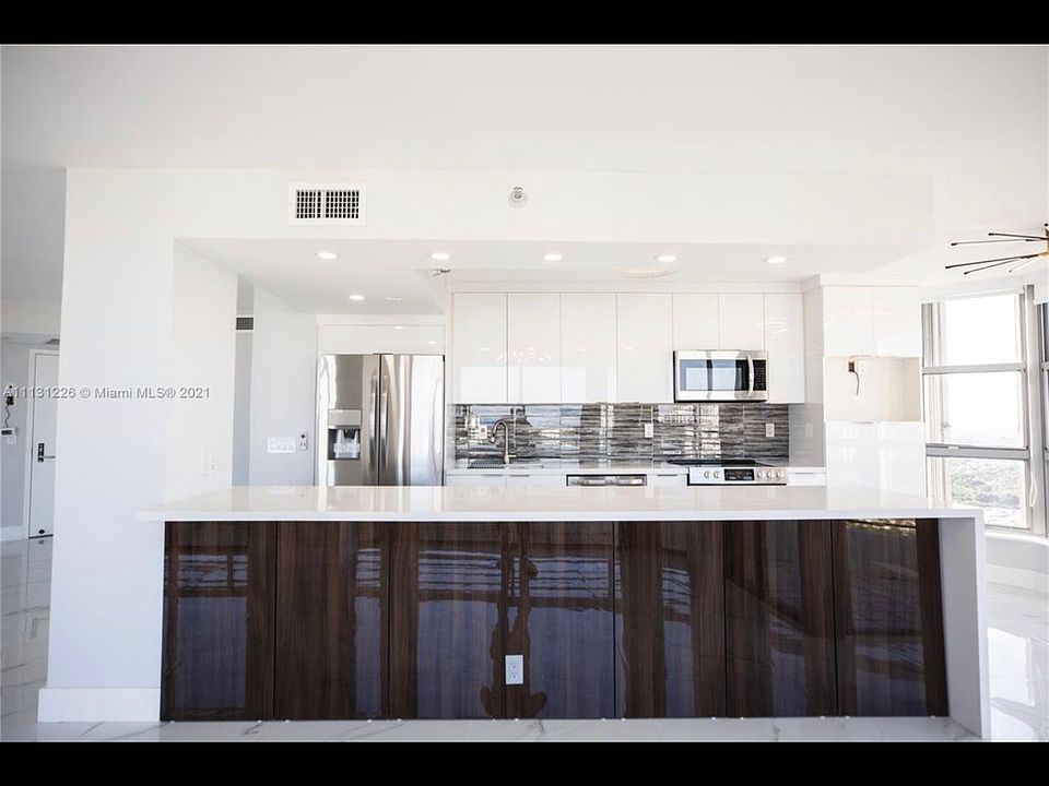 1st image of 3500 Mystic Pointe Dr APT 3506