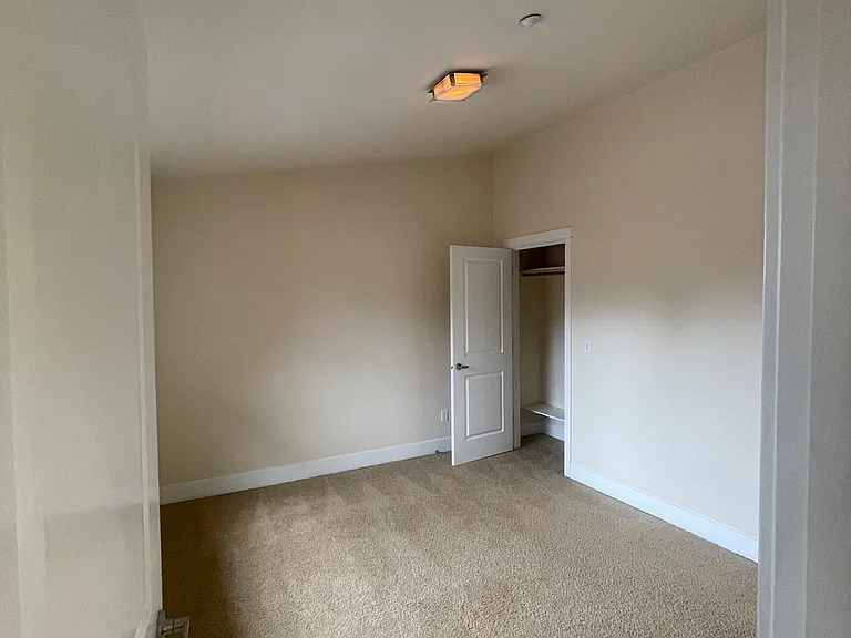 834 N 145th Ln — Photo 10