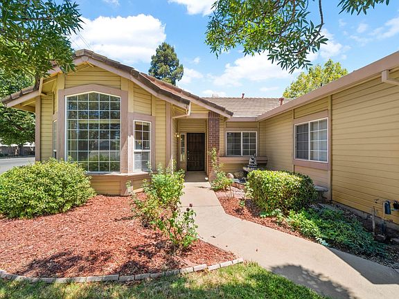 5th image of 1024 Yolanda Dr