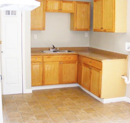 4th image of 33 Delores Dr