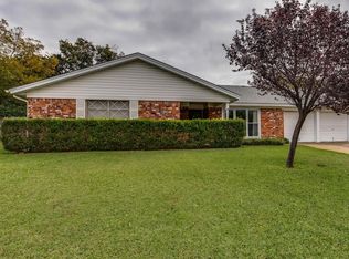1916 Yucca Trl, Hurst, TX 76054