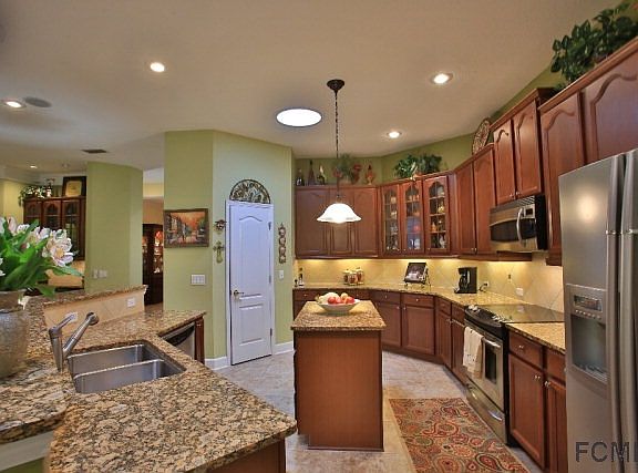 4th image of 38 N Park Cir