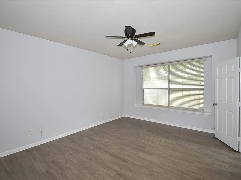 20703 Whitevine Way — Photo 21