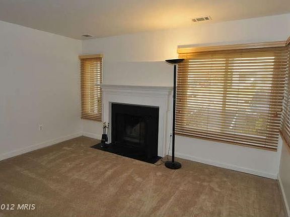 Living room/fire place