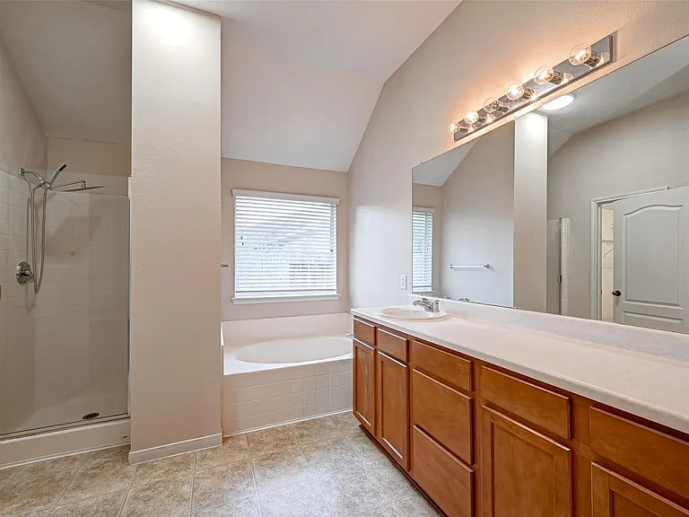 6923 Grants Hollow Ln — Photo 36