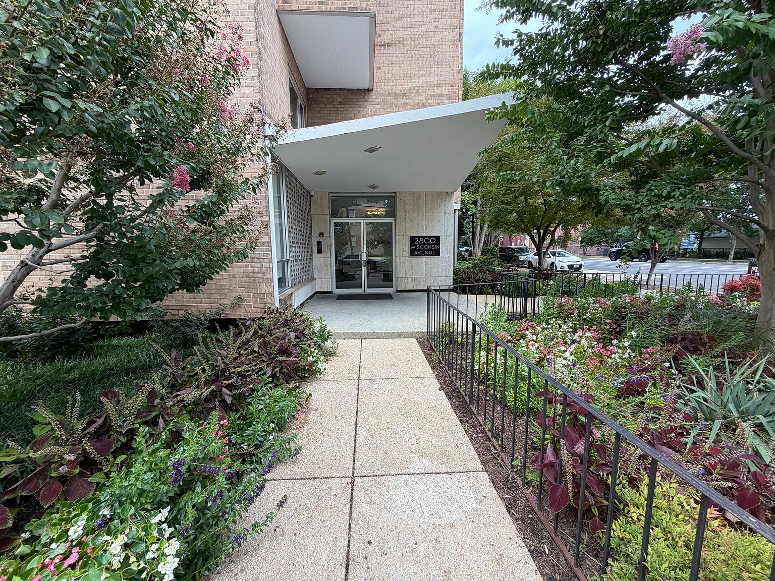 Studio, 464 sqft, $1,595 — Photo 3