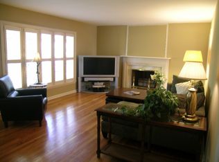 5013 Howe Dr, Roeland Park, KS 66205