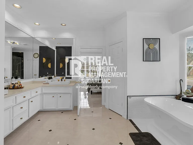 4410 Heatherwilde St — Photo 13