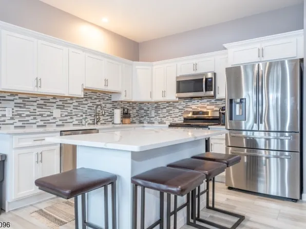 165 Lakeside Rd #6, West Milford Twp., NJ 07421