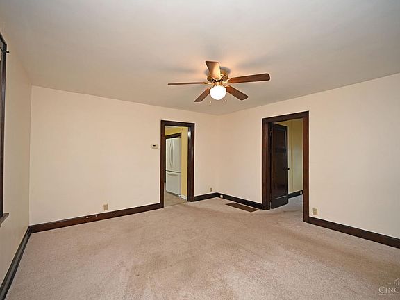 5th image of 4220 Woodlawn Ave