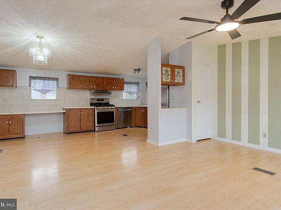 5th image of 12020 Heather Dr